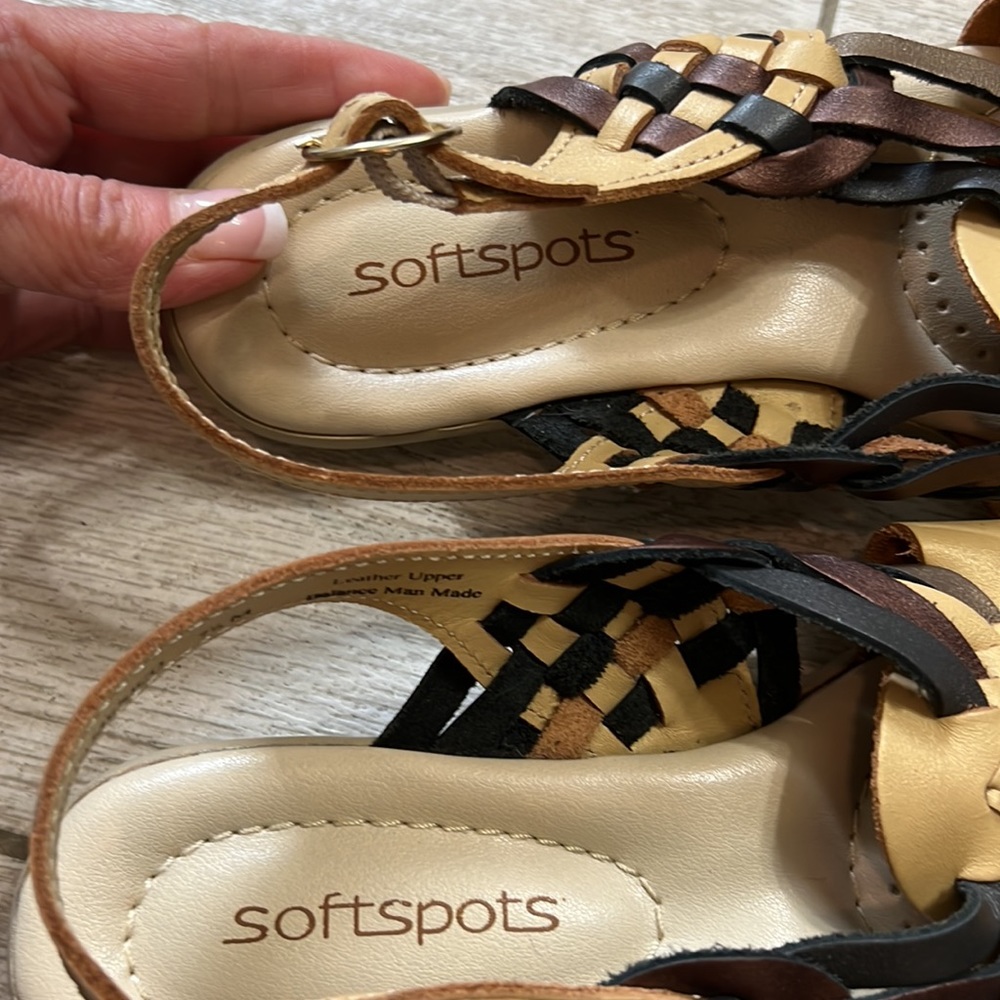 Softspots Aztec Pattern Sandals-7.5M - Picture 8 of 9